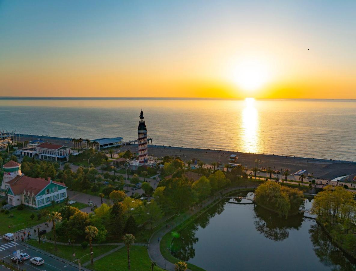 Seaside Resort In New Orbi Twins Batumi Exterior foto